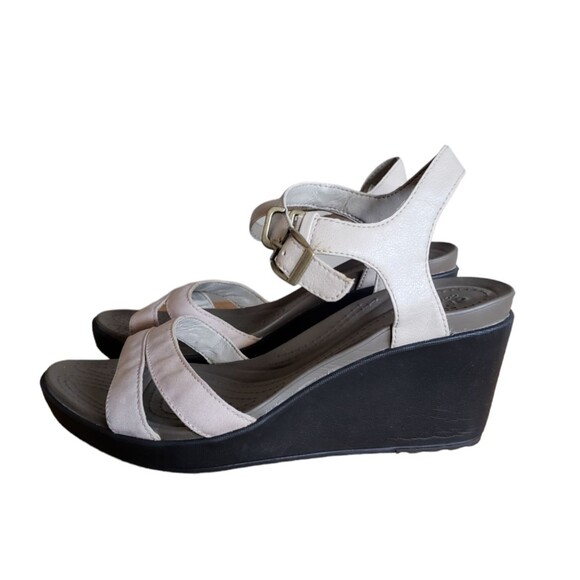 Crocs Women's Leigh II Sandals Size 10 Beige Canvas Wedge Heel Ankle Strap Beach - Picture 6 of 11